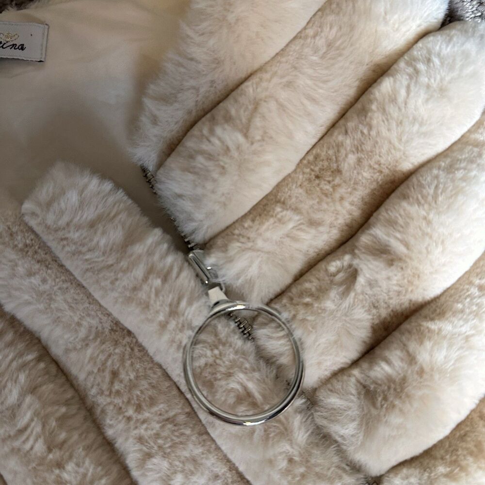 La Fiorentina Faux Fur Taupe Shawl/Wrap Ring zipper close mob wife style glam - Picture 3 of 11